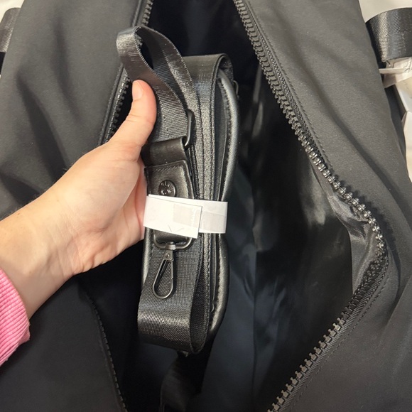 Women’s Joan & David Black “The Amelia” 21” Sport Puffer Nylon Weekender Duffel - Picture 9 of 15